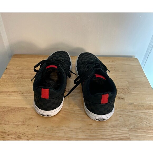 Vans Seldan Checkerboard Pattern Black/Red Skate Shoes Youth Size 7 Gently Used - Picture 2 of 6